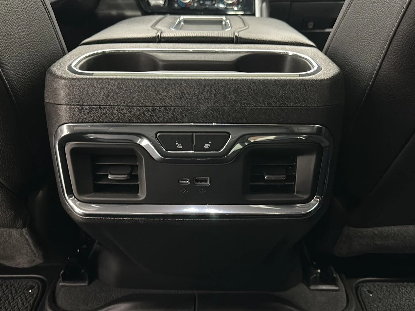 Used 2022 Onyx Black GMC Denali image 24
