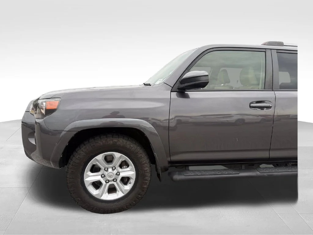 Used 2021 Gray Toyota SR5 image 25