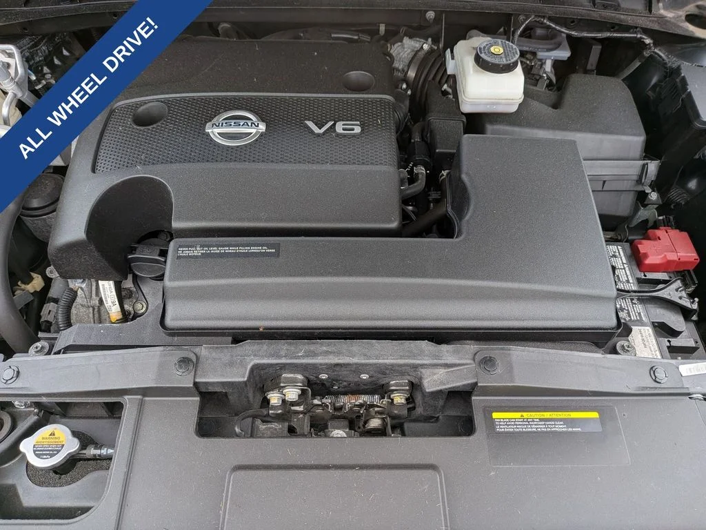 Used 2023 Blue Nissan SL image 31