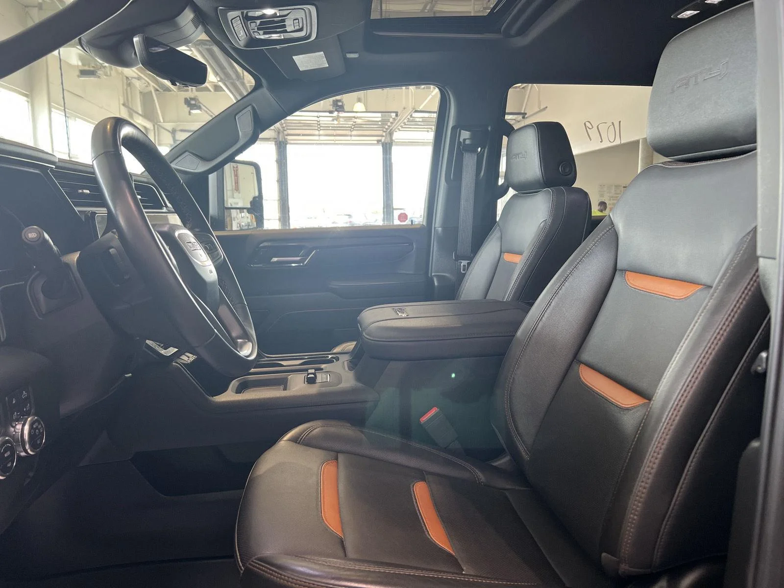 Used 2025 Onyx Black GMC AT4 image 15