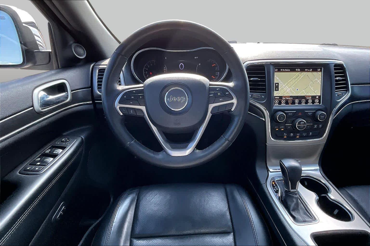 Used 2018 Bright White Clear Coat Jeep Limited image 6