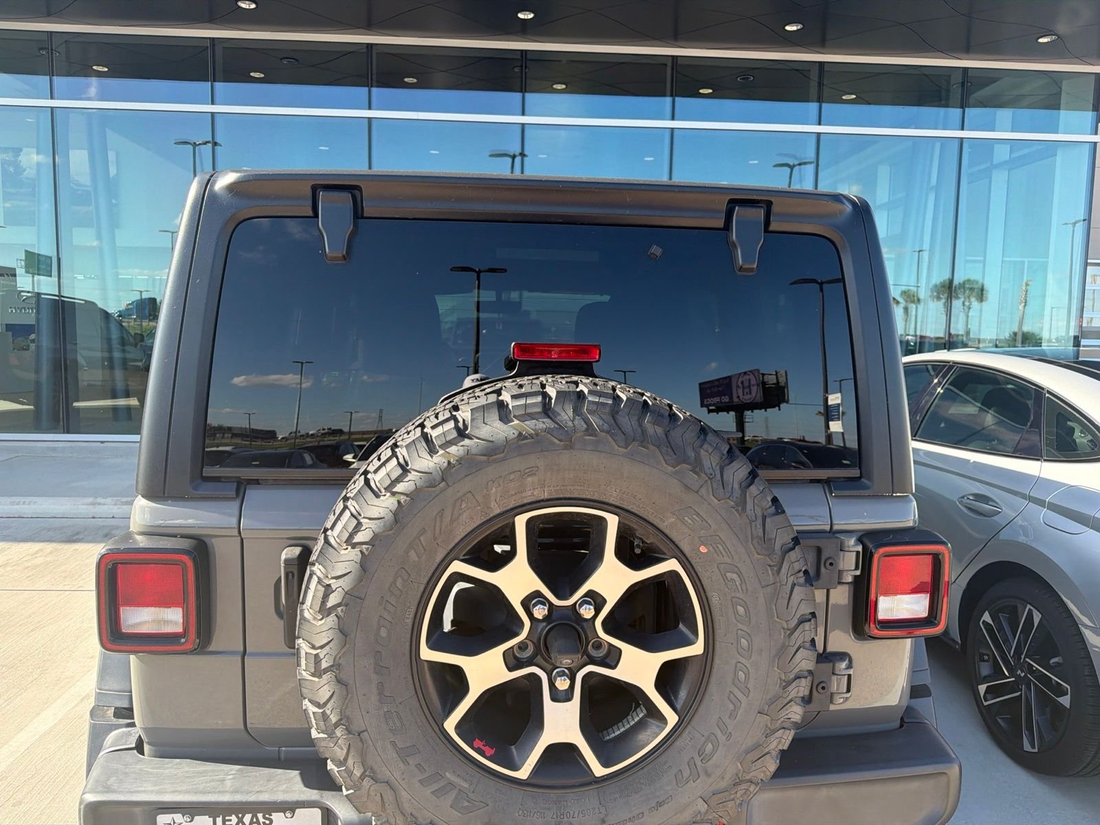 Used 2021 Sting-Gray Clearcoat Jeep Unlimited Rubicon image 5