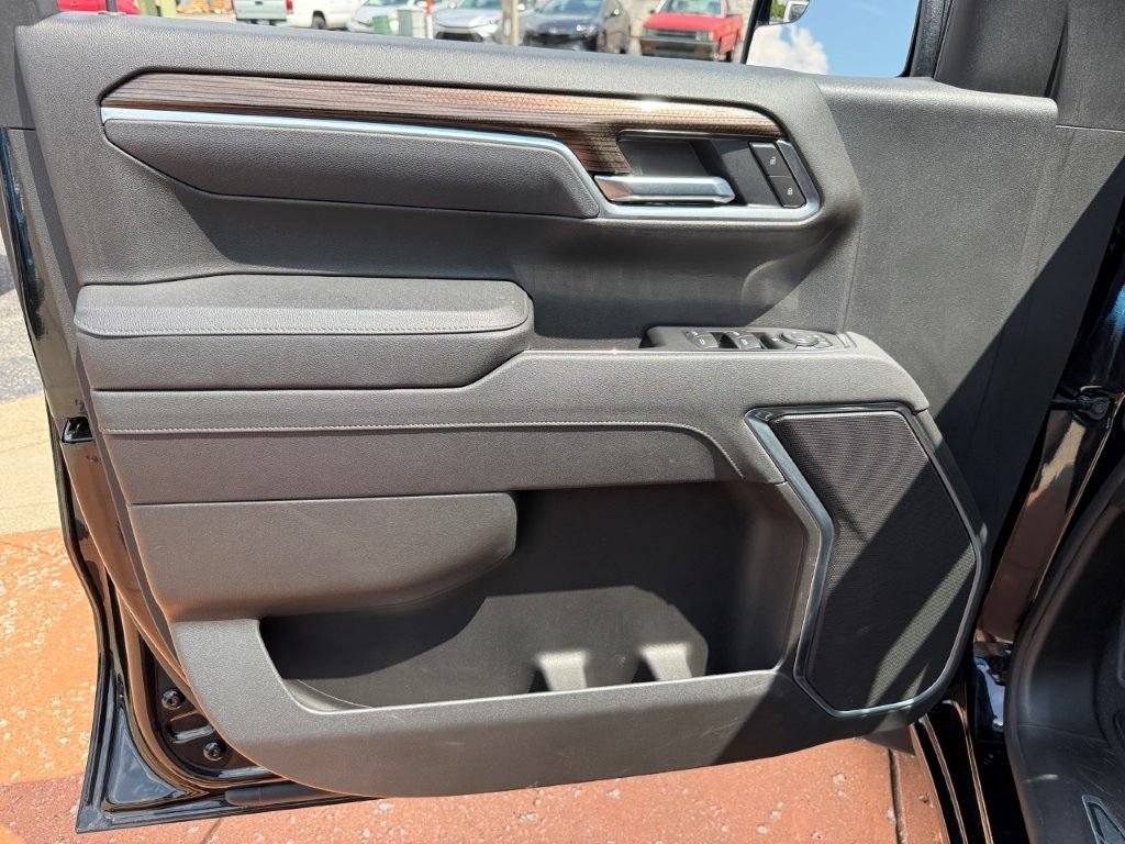 Used 2026 Black Chevrolet LT image 10