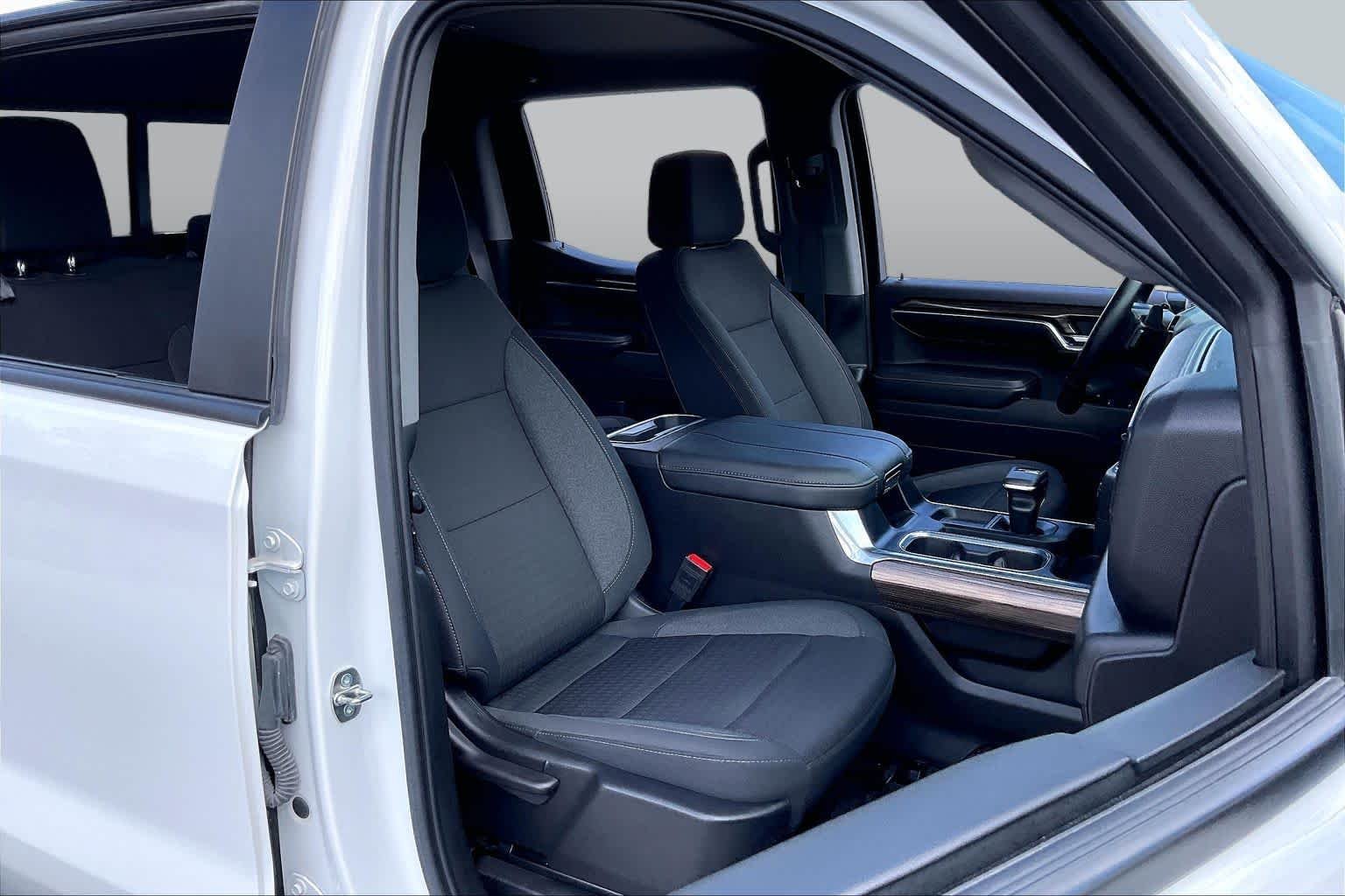 Used 2023 Summit White Chevrolet LT image 9
