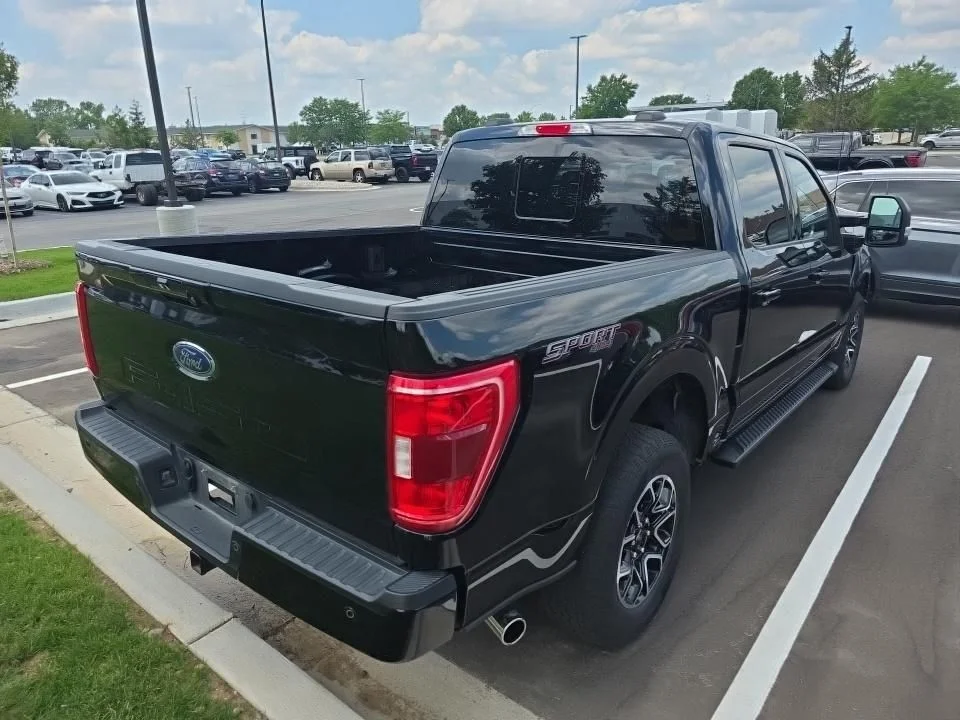 Used 2023 Black Metallic Ford XLT image 10