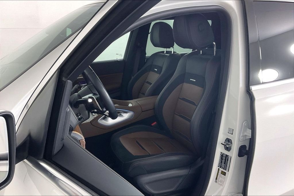 2025 Mercedes-Benz GLS AMG GLS 63 - Photo 17