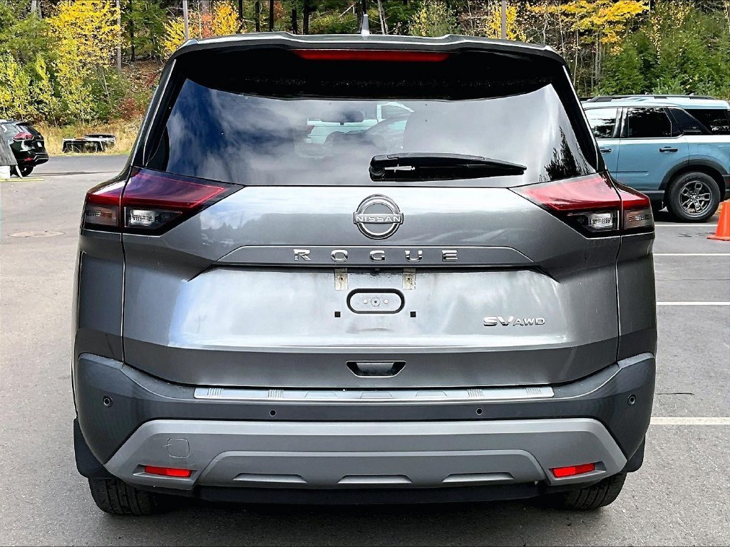 Used 2023 Gray Nissan SV image 4