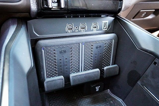 Used 2025 White Ram Limited image 33