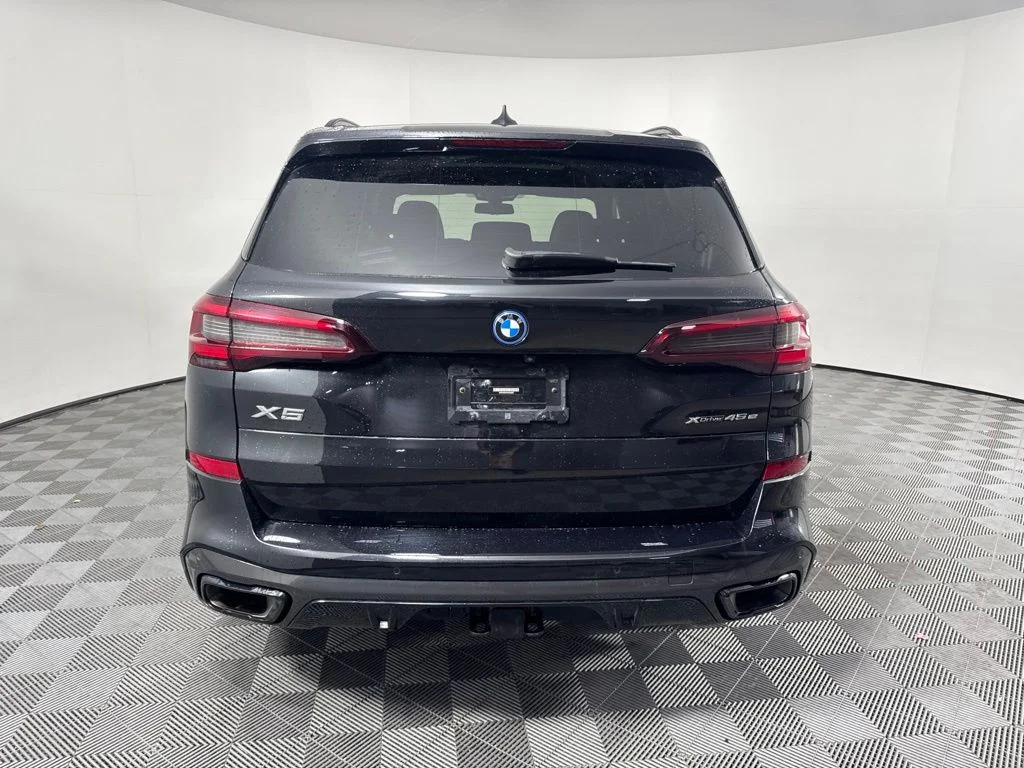 Used 2022 Black BMW xDrive45e image 6