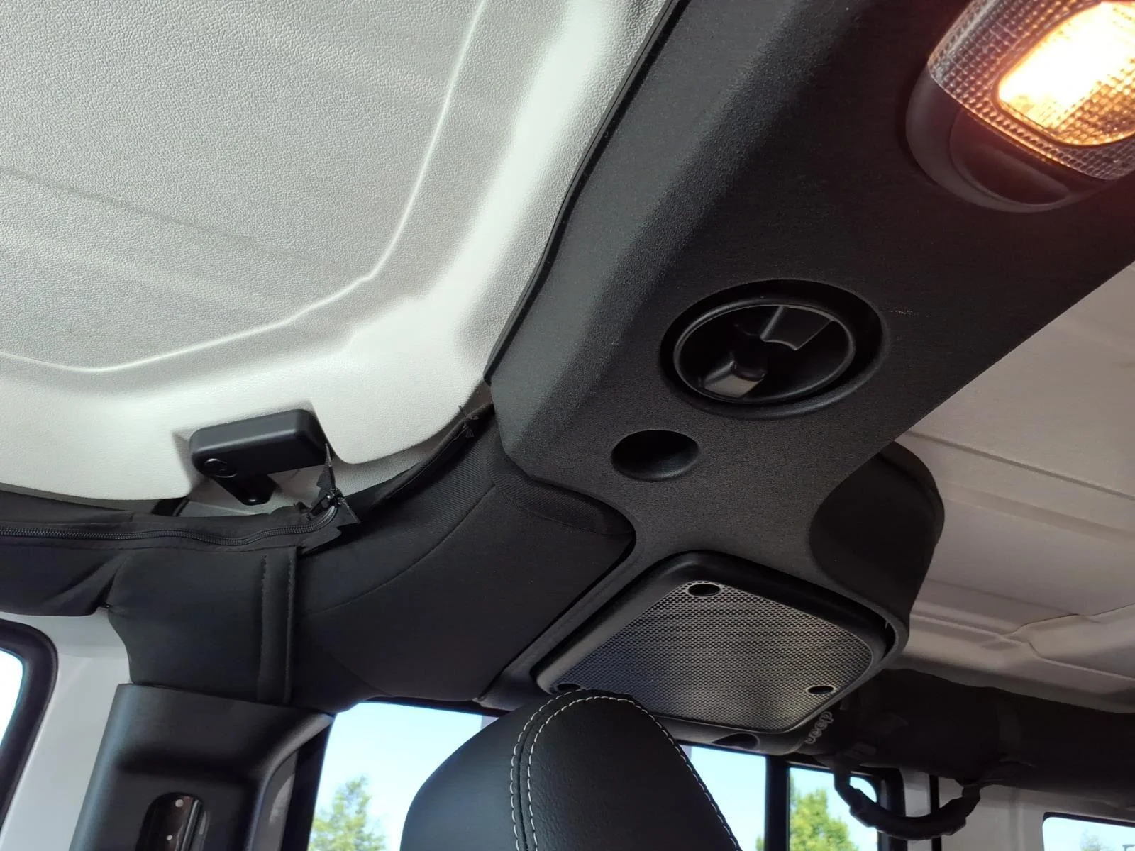 Used 2017 Bright White Clearcoat Jeep Rubicon image 6