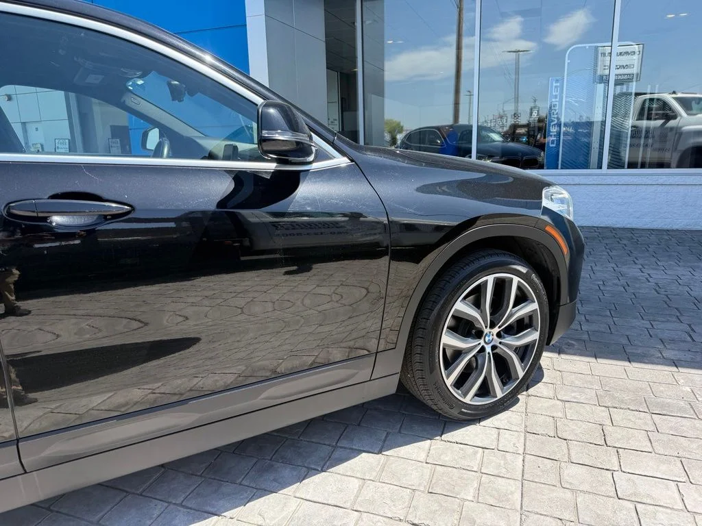 Used 2020 Black BMW sDrive28i image 14