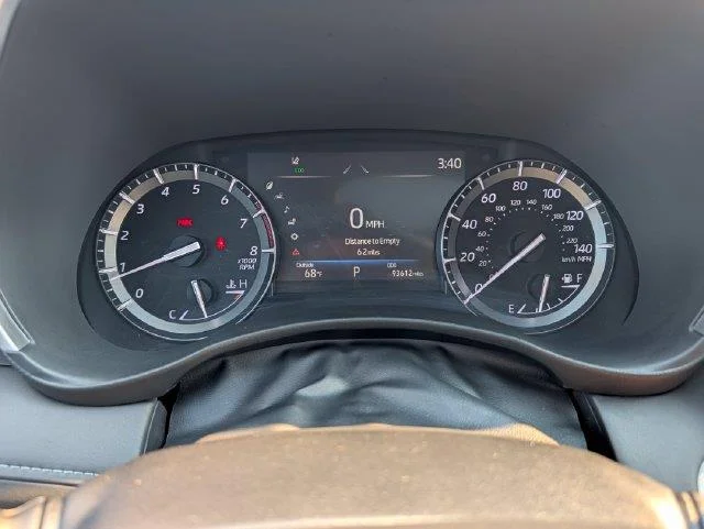 Used 2020 White Toyota XLE image 15