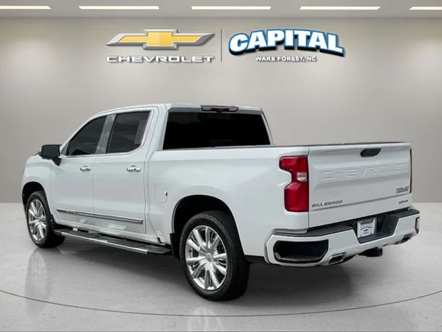 Used 2022 Beige Chevrolet High Country image 3