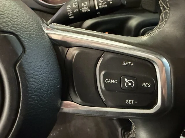 Used 2018 Silver Jeep Unlimited Sahara image 16