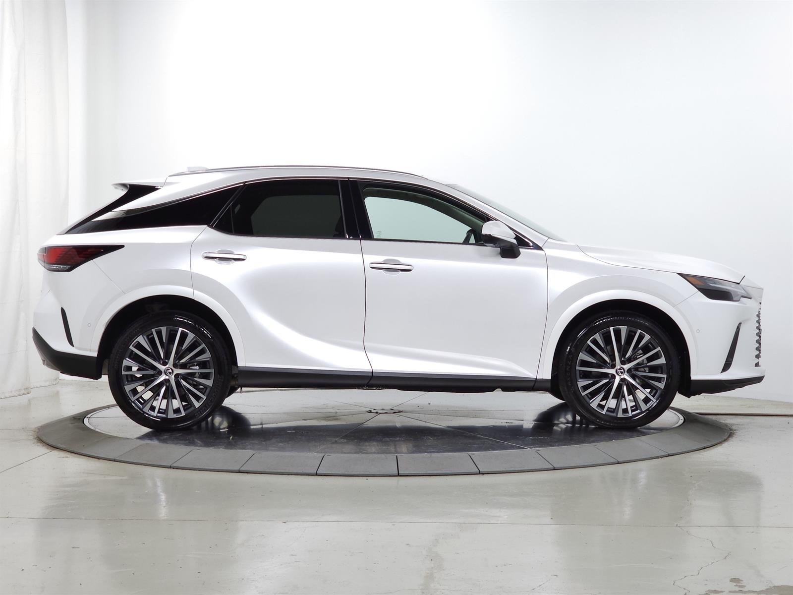 Certified Used 2024 White Lexus PREMIUM PLUS image 12