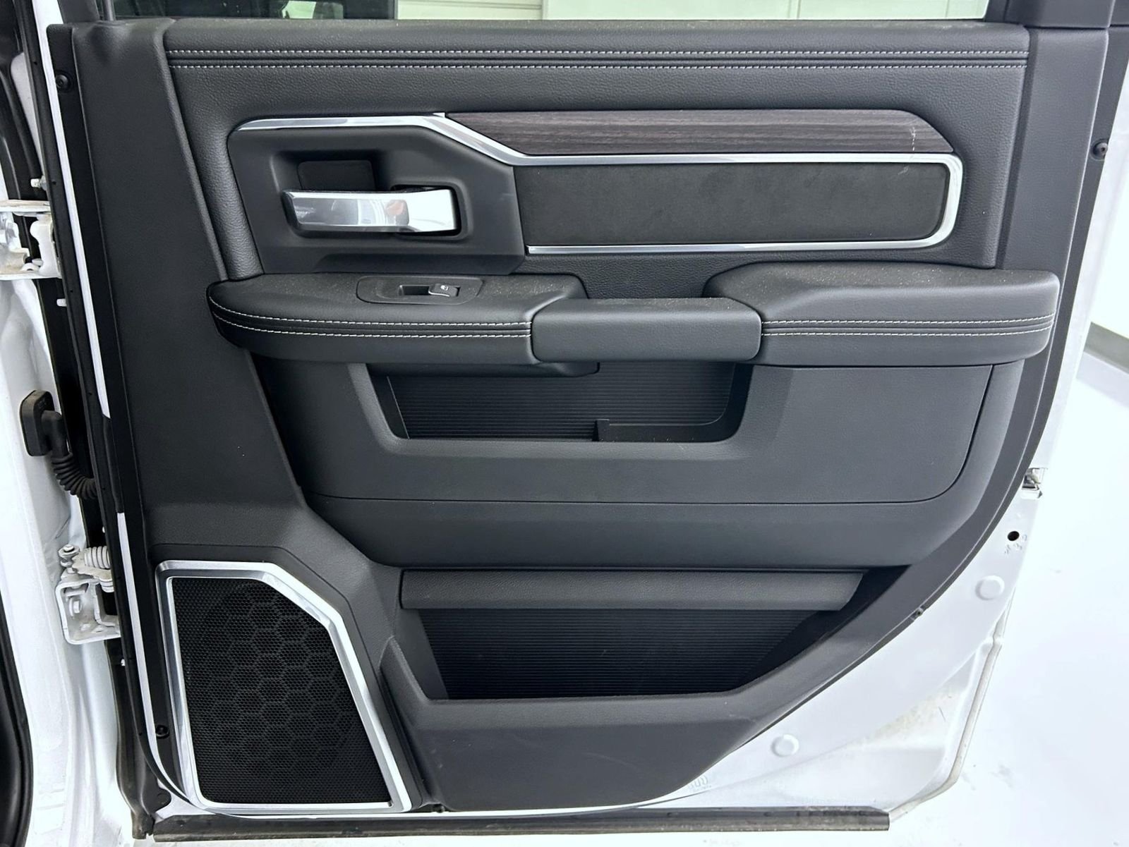 2025 RAM 2500 Laramie - Photo 17