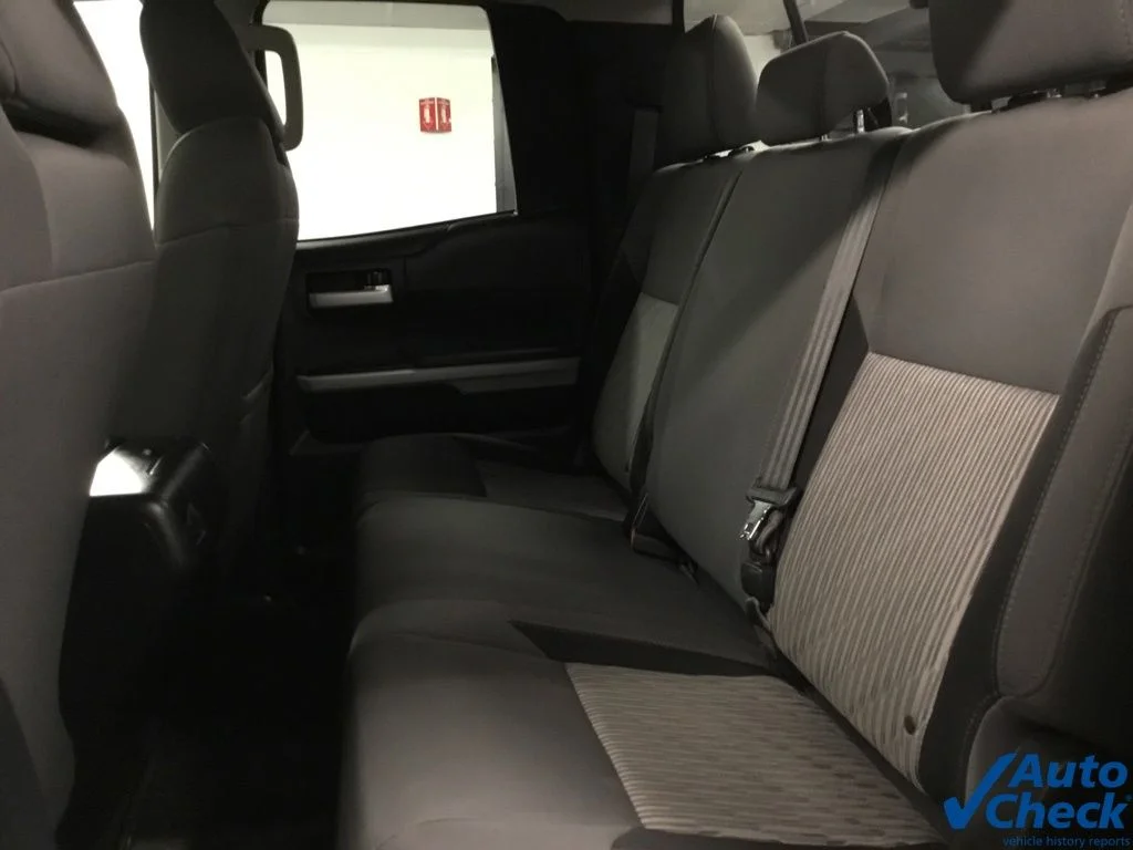 Used 2017 Silver Toyota SR5 image 34