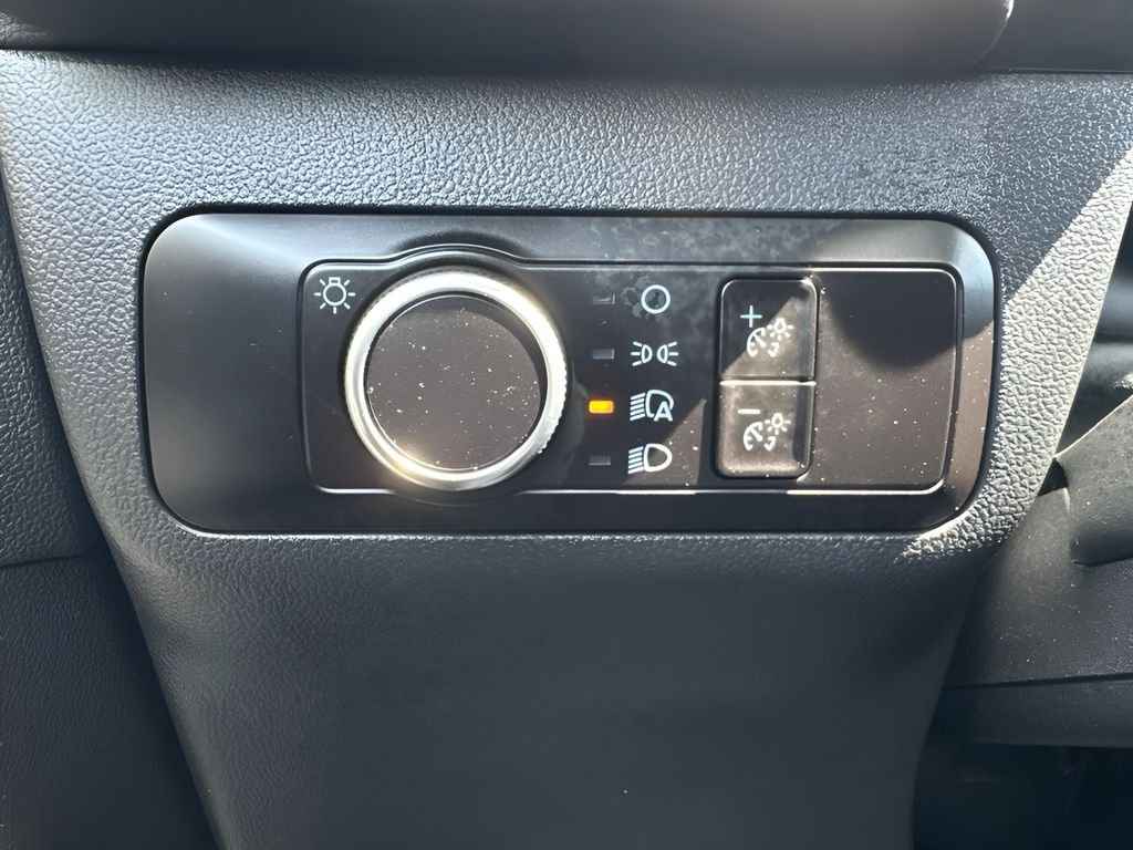 Used 2025 White Ford Active image 22
