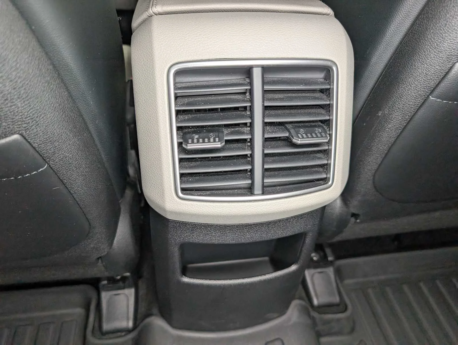 Used 2023 Ebony Black Kia EX image 16