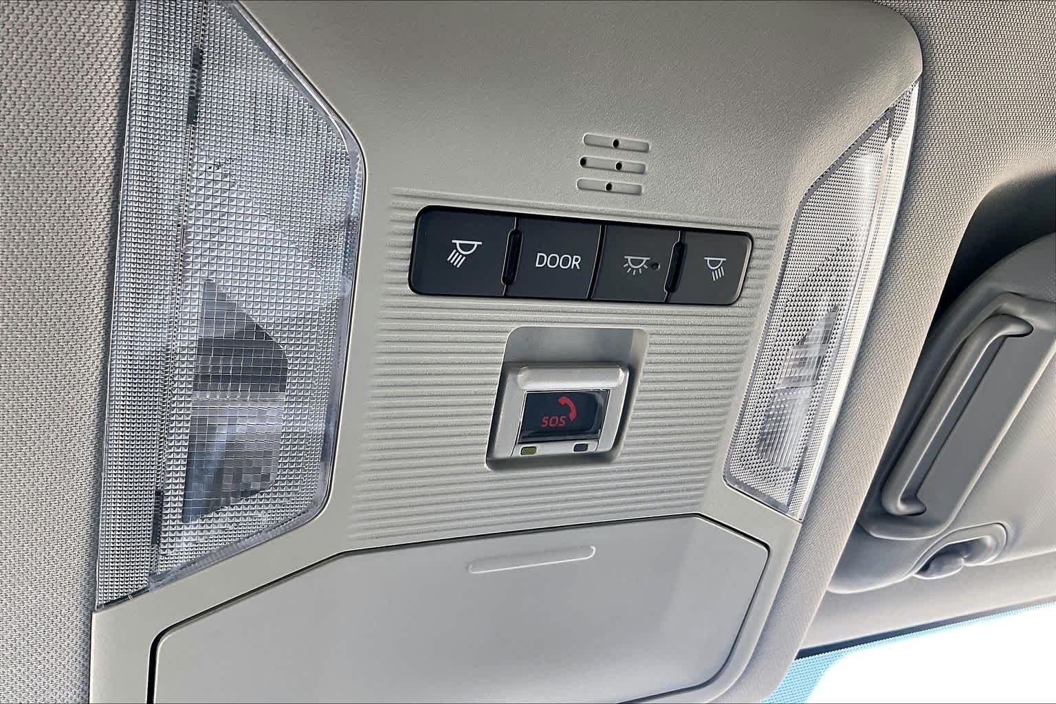 Used 2025 Ruby Flare Pearl Toyota XLE image 33