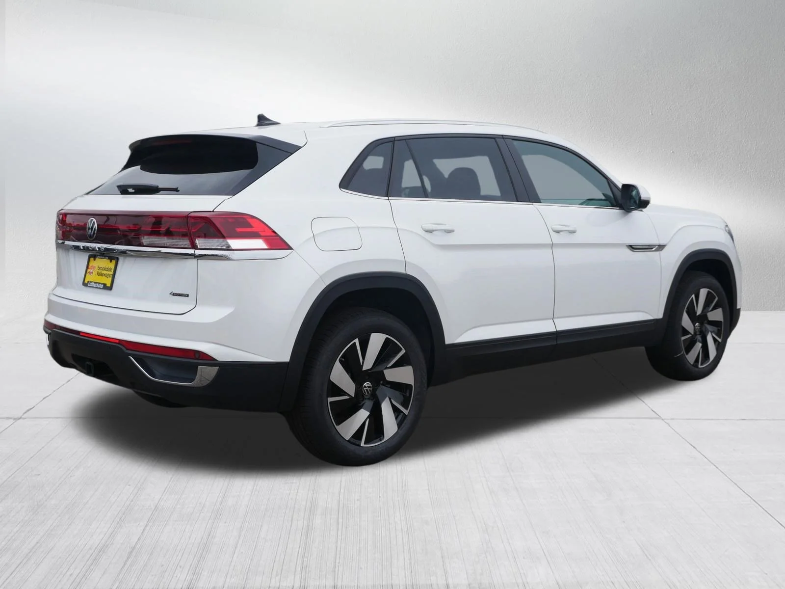 2026 Volkswagen Atlas Cross Sport SE w/Tech - Photo 3