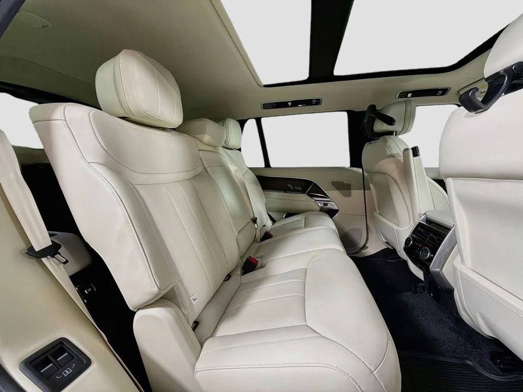 New 2026 Constellation Blue Ultra Metallic Gloss Land Rover SE LWB 7-Seats / V8 image 29