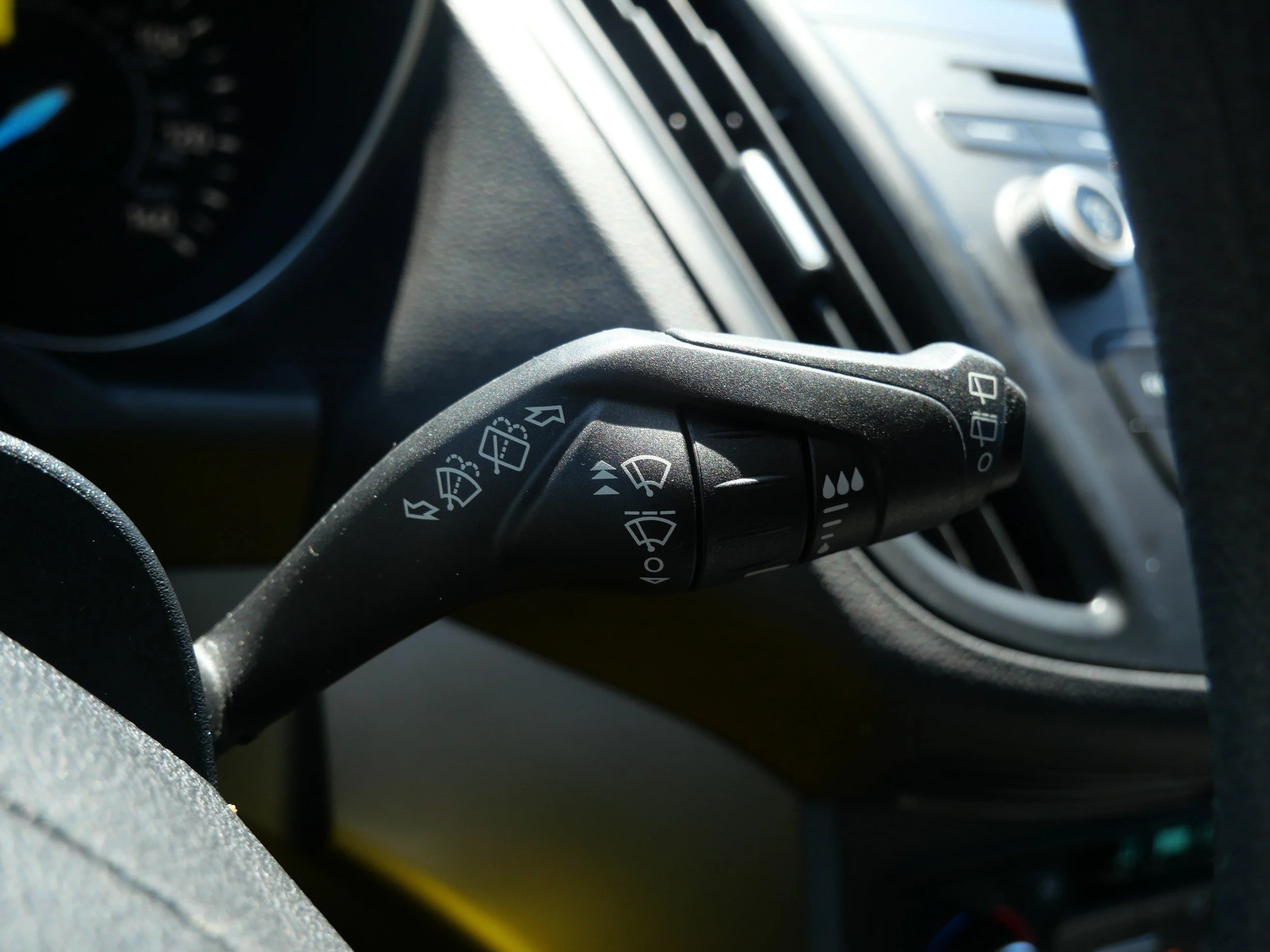 Used 2017 Lightning Blue Metallic Ford SE image 34