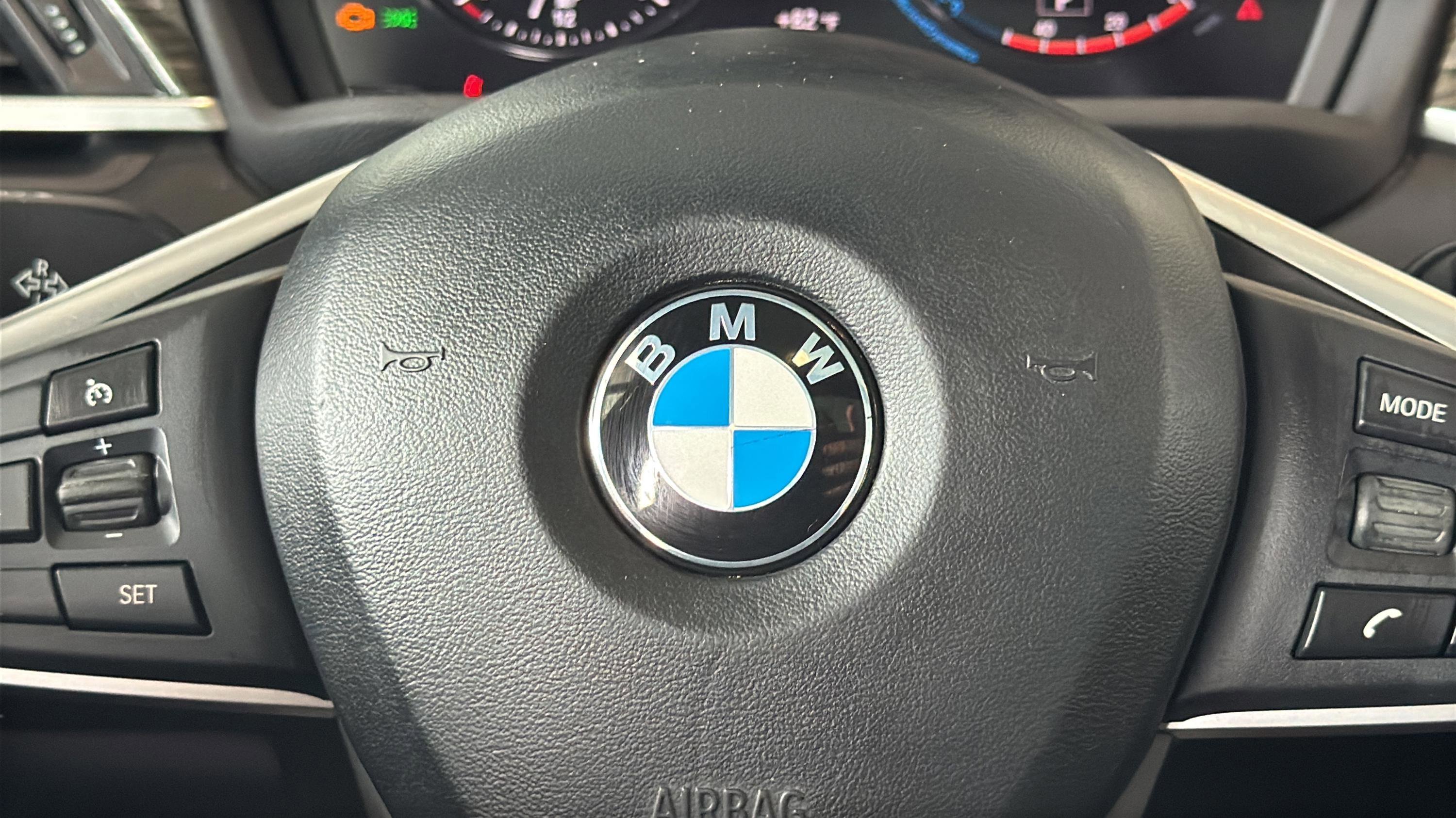 Used 2018 Alpine White BMW sDrive28i image 27