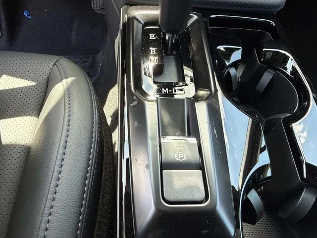 New 2026 CRYSTAL WHITE PEARL Subaru Limited Hybrid image 80