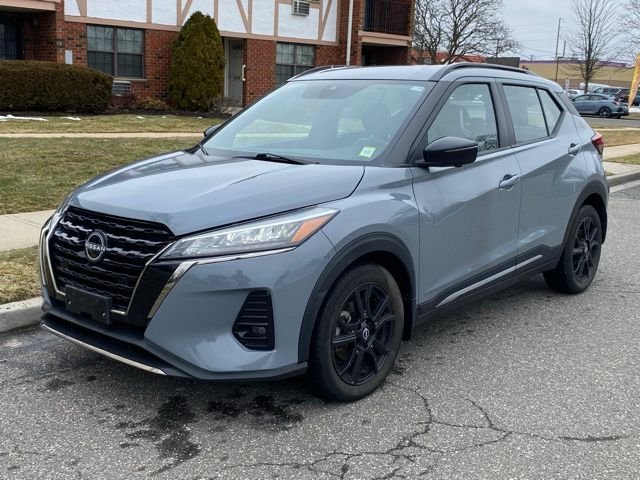 2023 Nissan Kicks SR