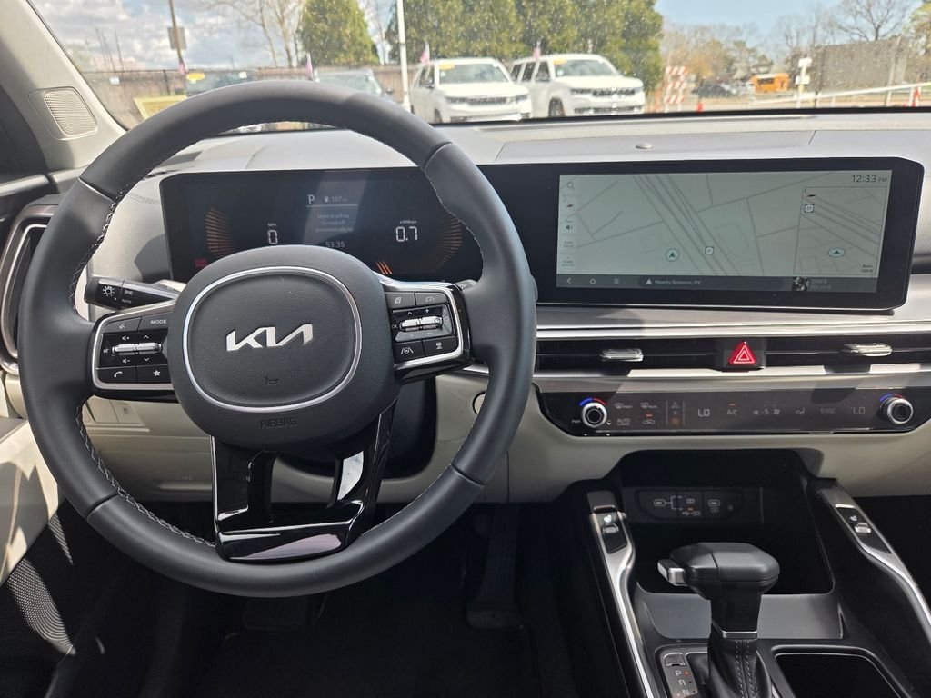 Used 2025 Black Kia S image 13
