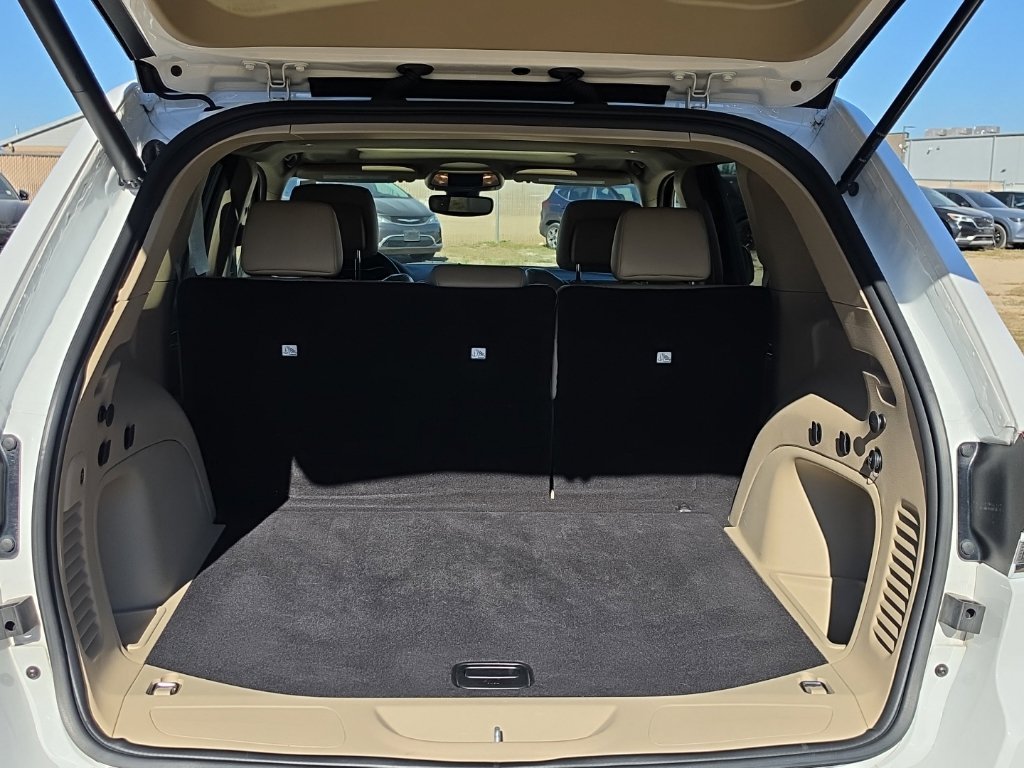 Used 2021 White Jeep Limited image 31
