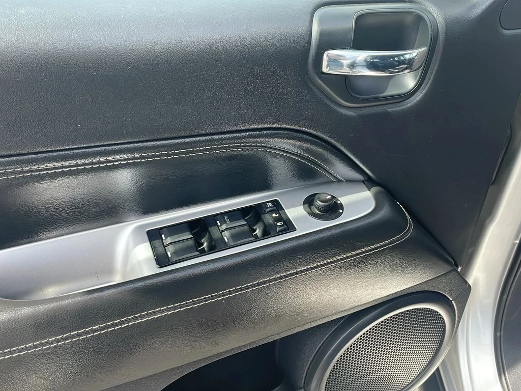 2014 Jeep Compass Latitude - Photo 11