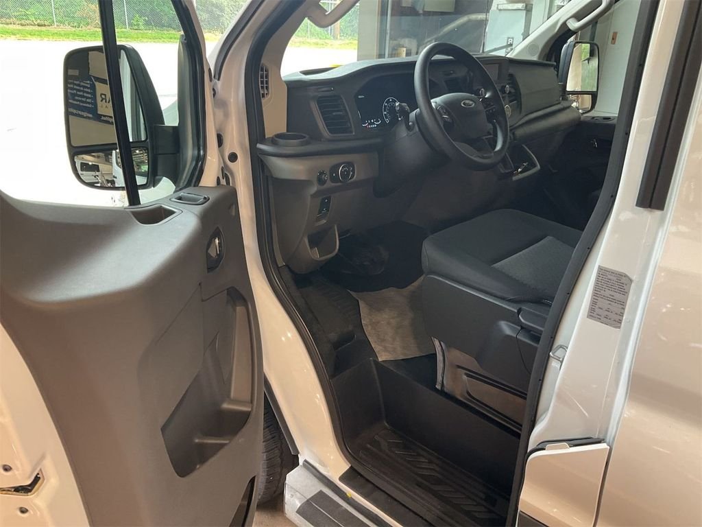 Used 2025 White Ford Base image 4
