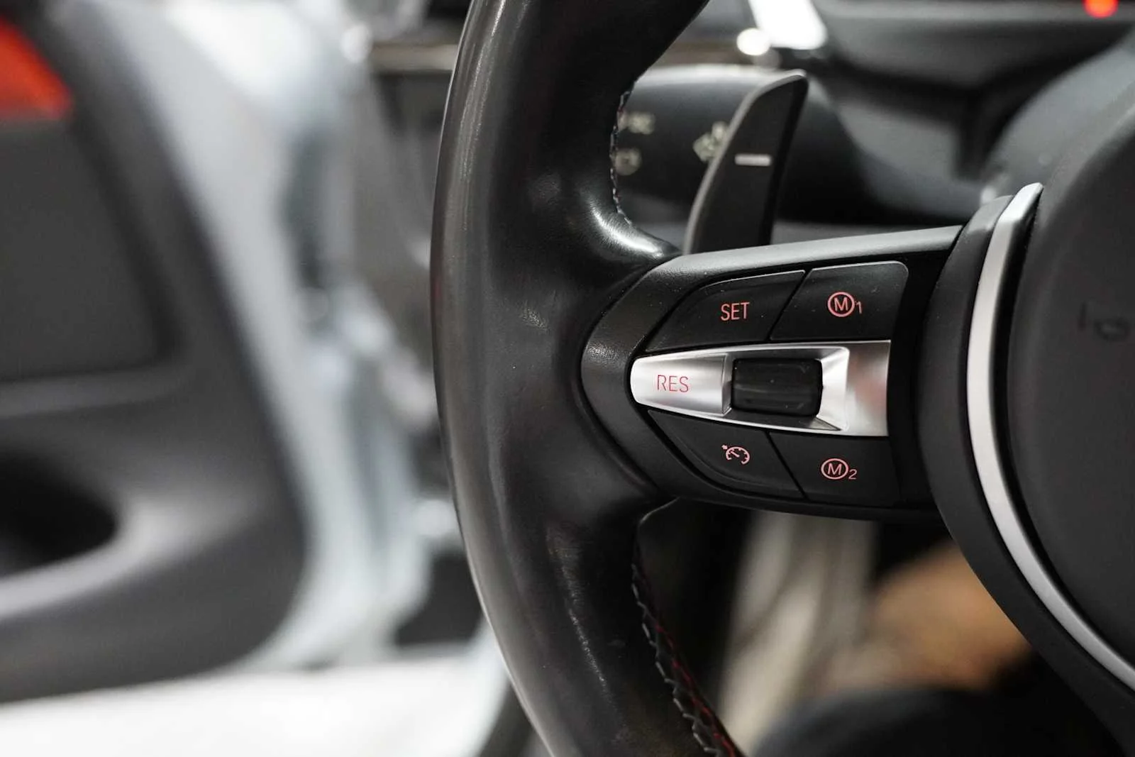 Used 2015 GREY BMW  image 22