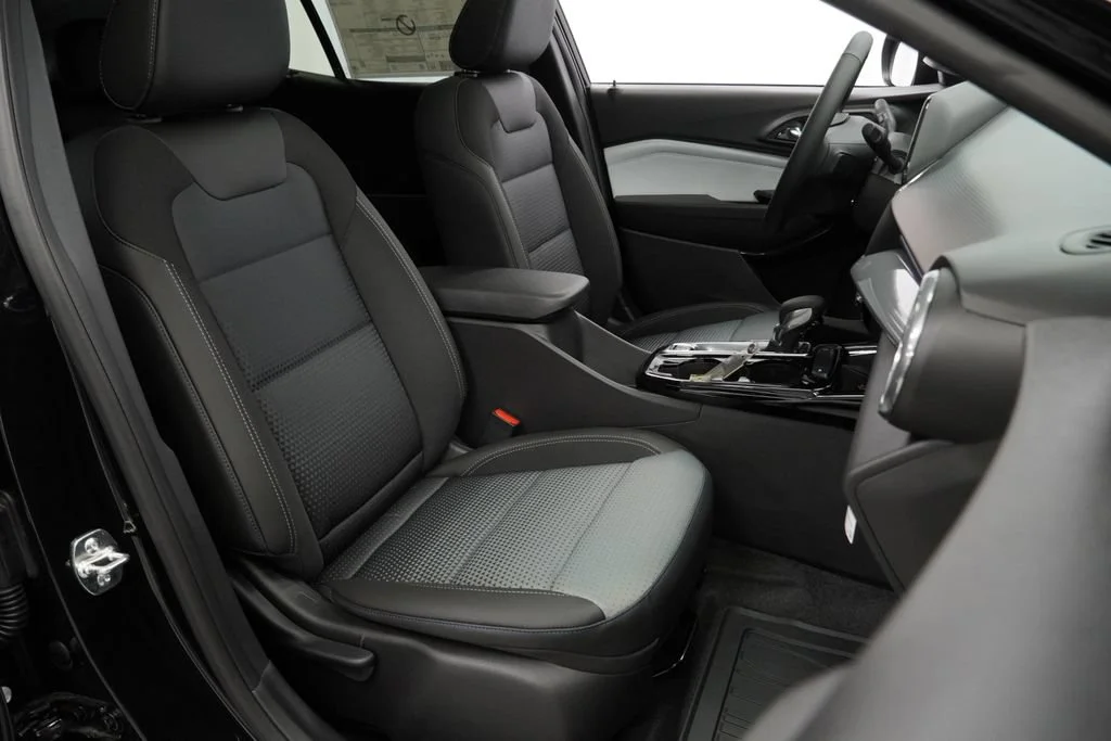 New 2026 Mosaic Black Metallic Chevrolet LT image 27