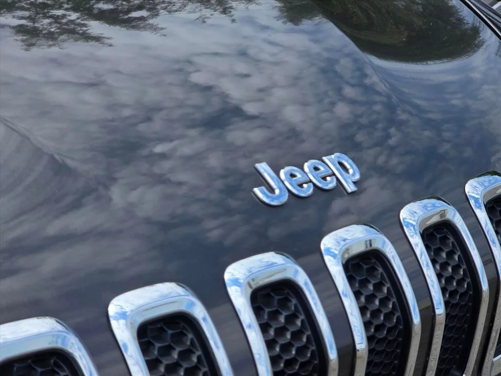Used 2014 Gray Jeep Latitude image 14
