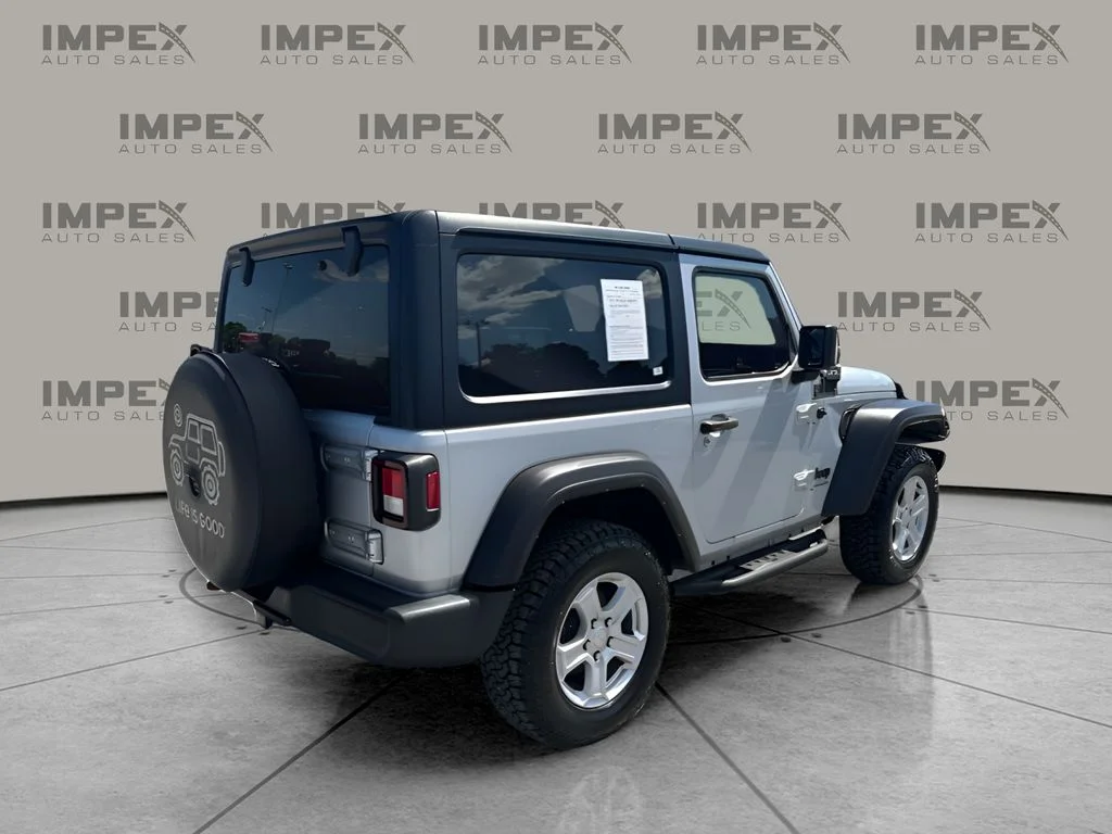 Used 2022 Silver Jeep Sport S image 5