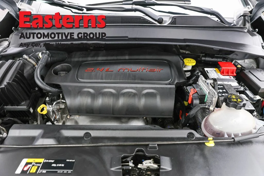 Used 2022 Silver Jeep Trailhawk image 7