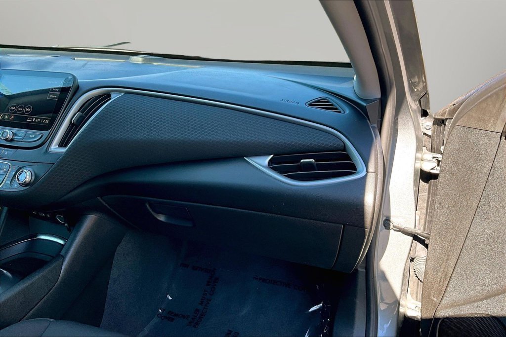 Used 2024 Gray Chevrolet LT image 31