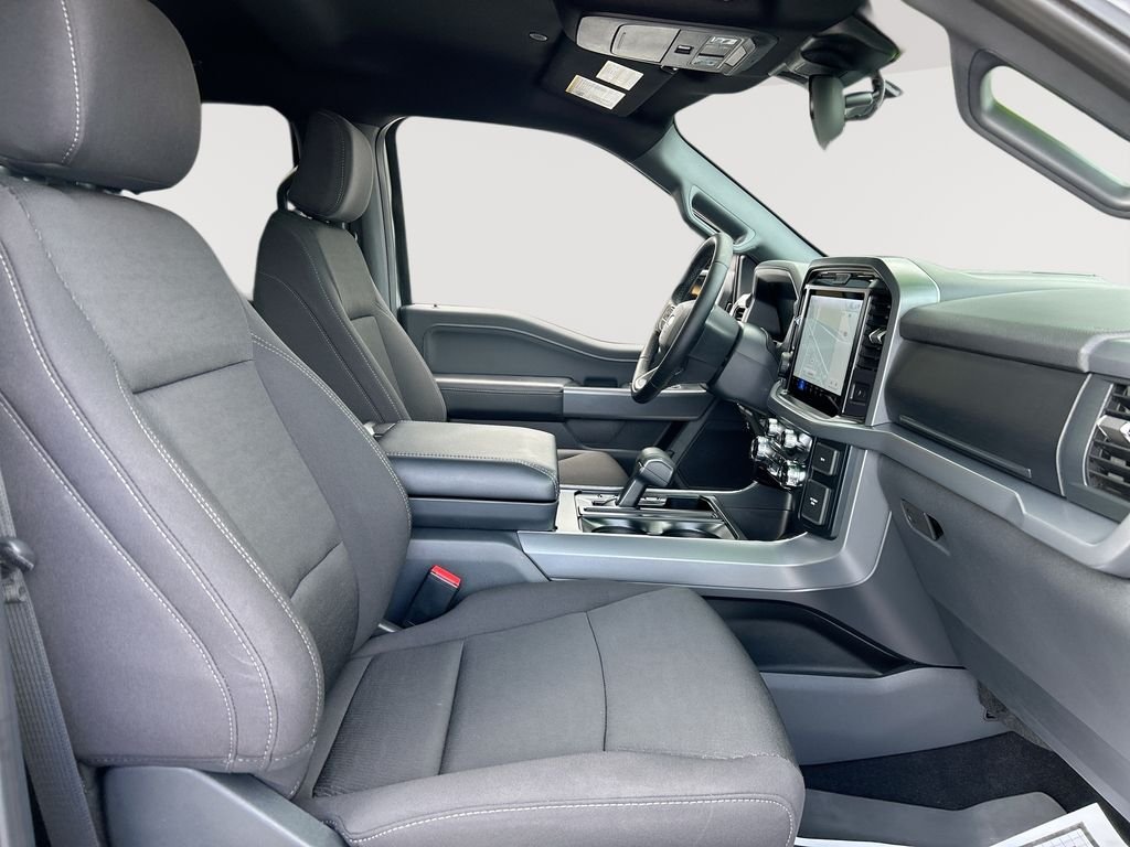 Used 2025 Silver Ford XLT image 25