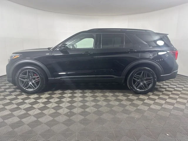 New 2026 Agate Black Metallic Ford ST-Line image 7