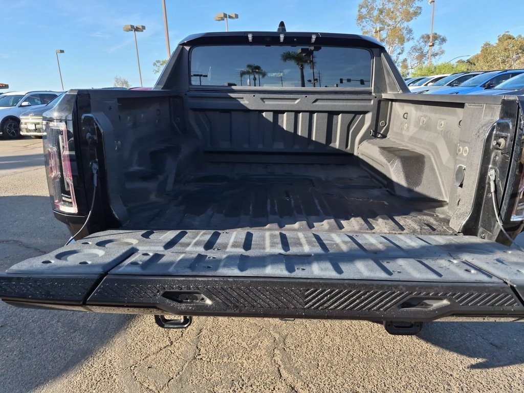 Used 2025 Void Black GMC 2X image 27