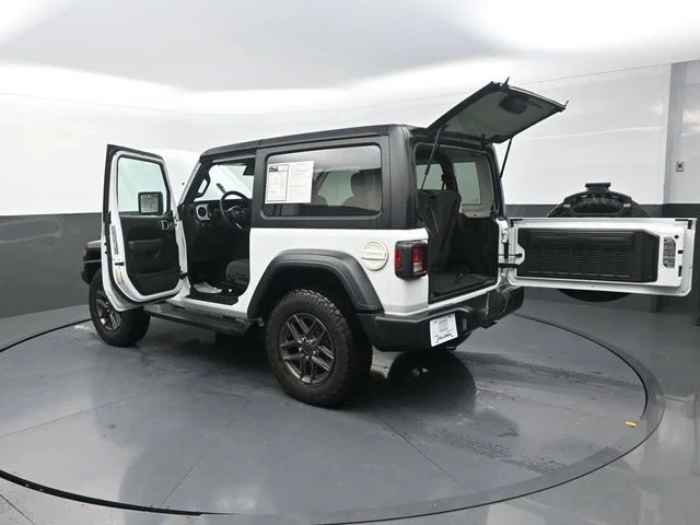 Used 2024 White Jeep Sport S image 32
