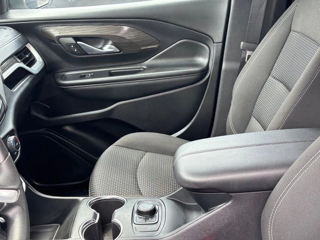 Used 2024 White GMC SLE image 14