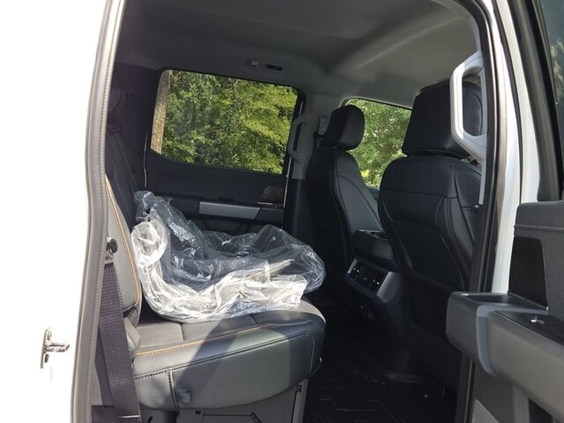 New 2026 Star White Metallic Tri-Coat Ford F-250® Lariat® image 16