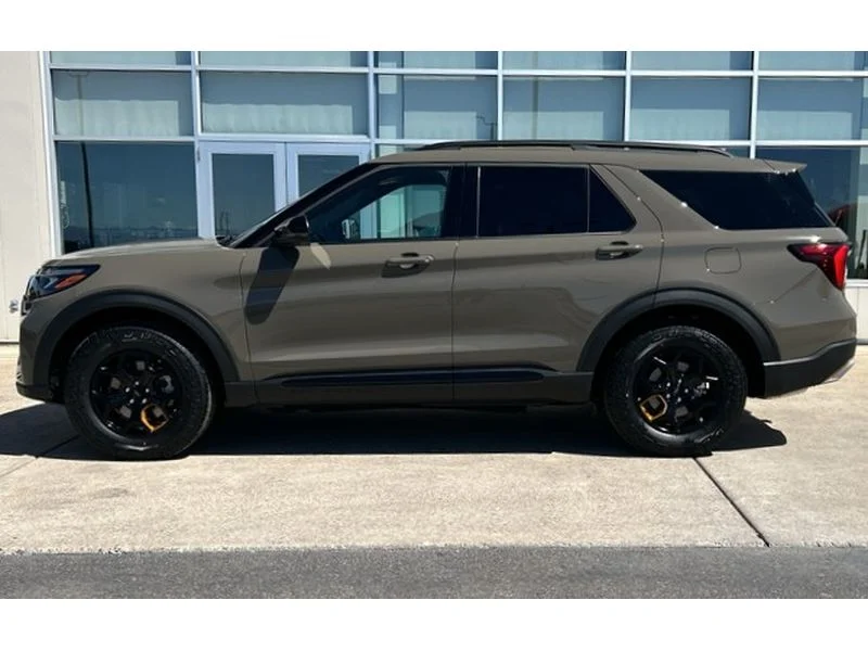 New 2026 MARSH GRAY Ford Tremor image 4
