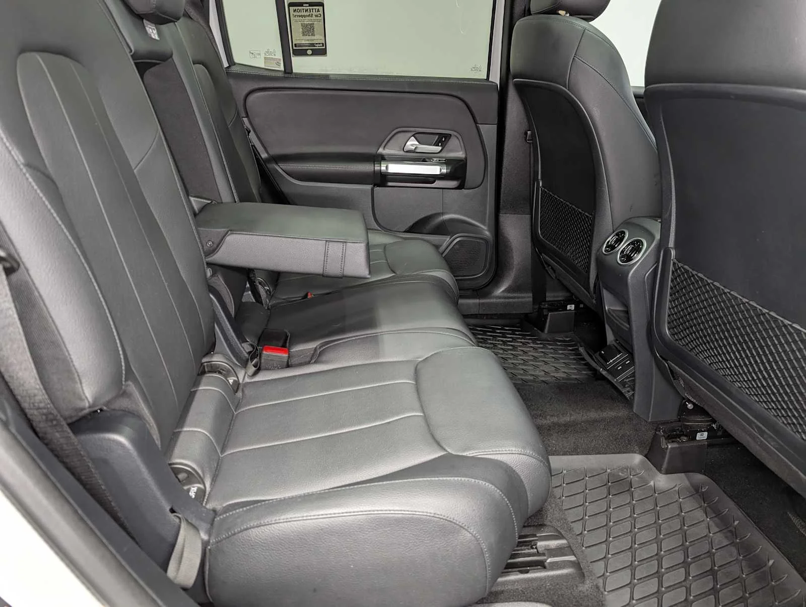 Used 2022 Polar White Mercedes-Benz GLB 250 image 35