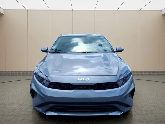 Used 2024 Gray Kia LXS image 4