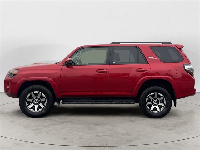 2024 Toyota 4Runner TRD Off-Road photo 2